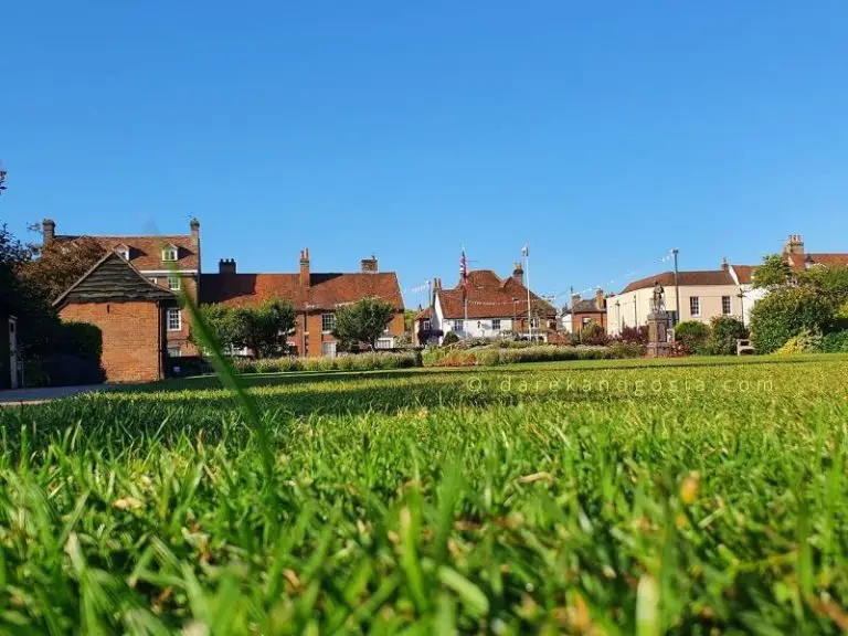 Pretty Villages Near Me