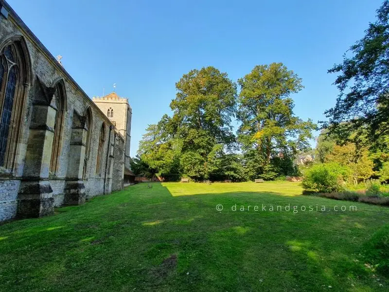 Things to do in Dorchester on Thames Oxfordshire - Garden behind Dorchester Abbey